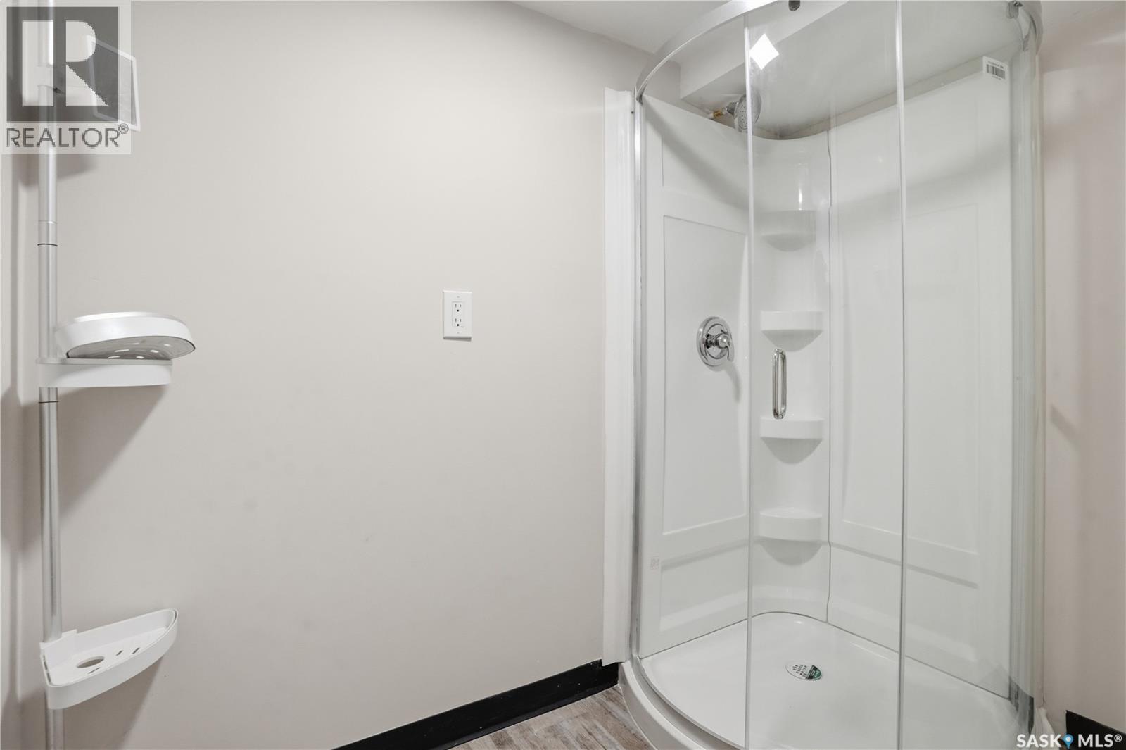 219 Nagel CRESCENT - 21