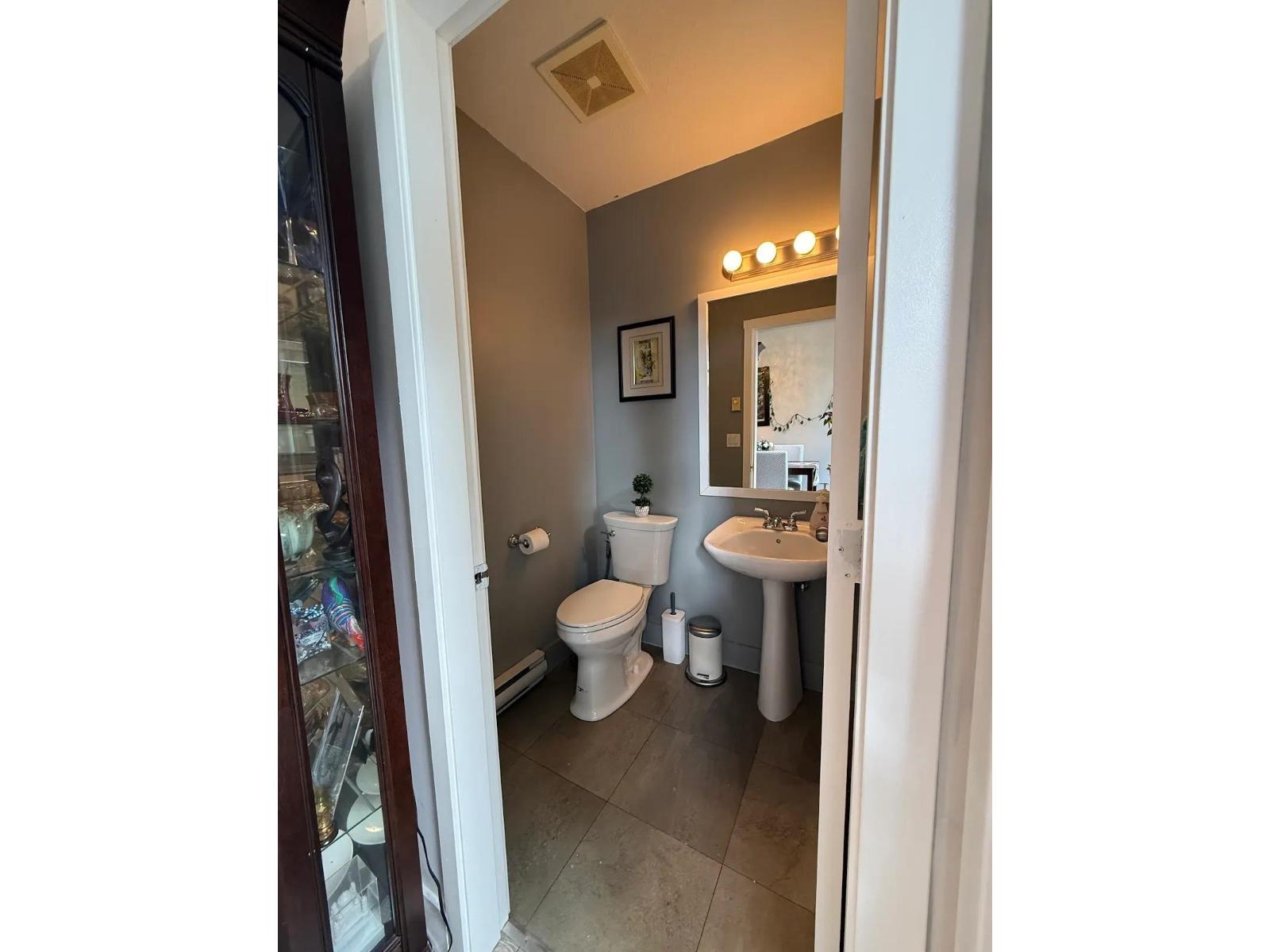 33 20460 66 AVENUE, Langley