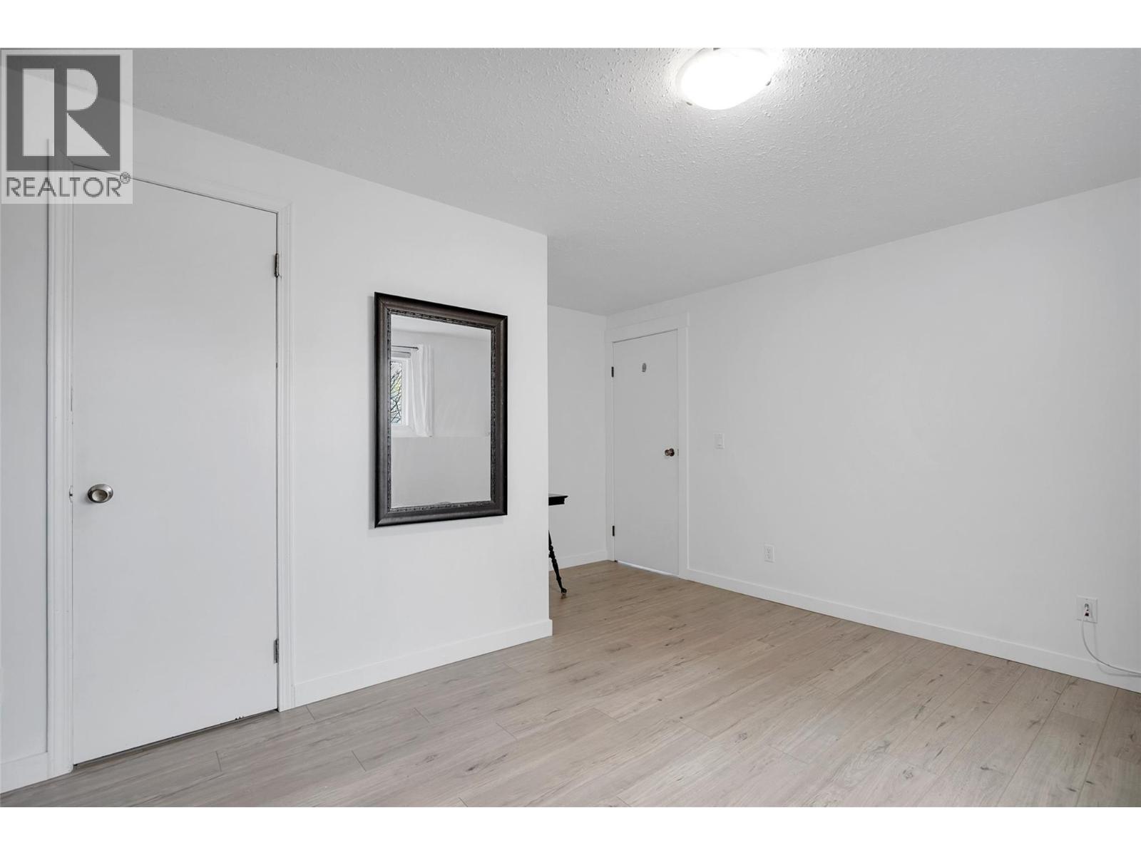 805 Camelia Road - 26