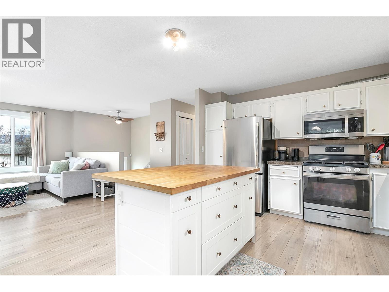 805 Camelia Road - 11