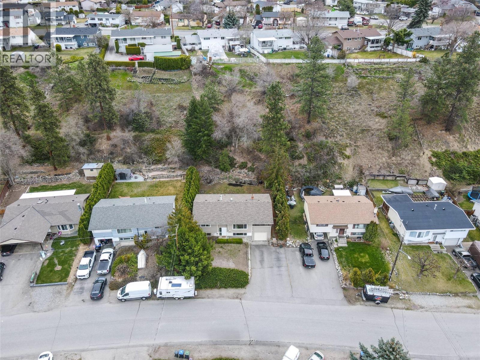 805 Camelia Road - 52
