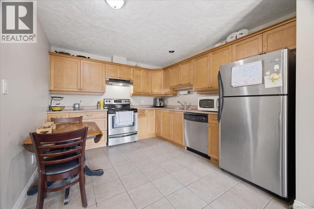 #101 2510 Alexander St - 13
