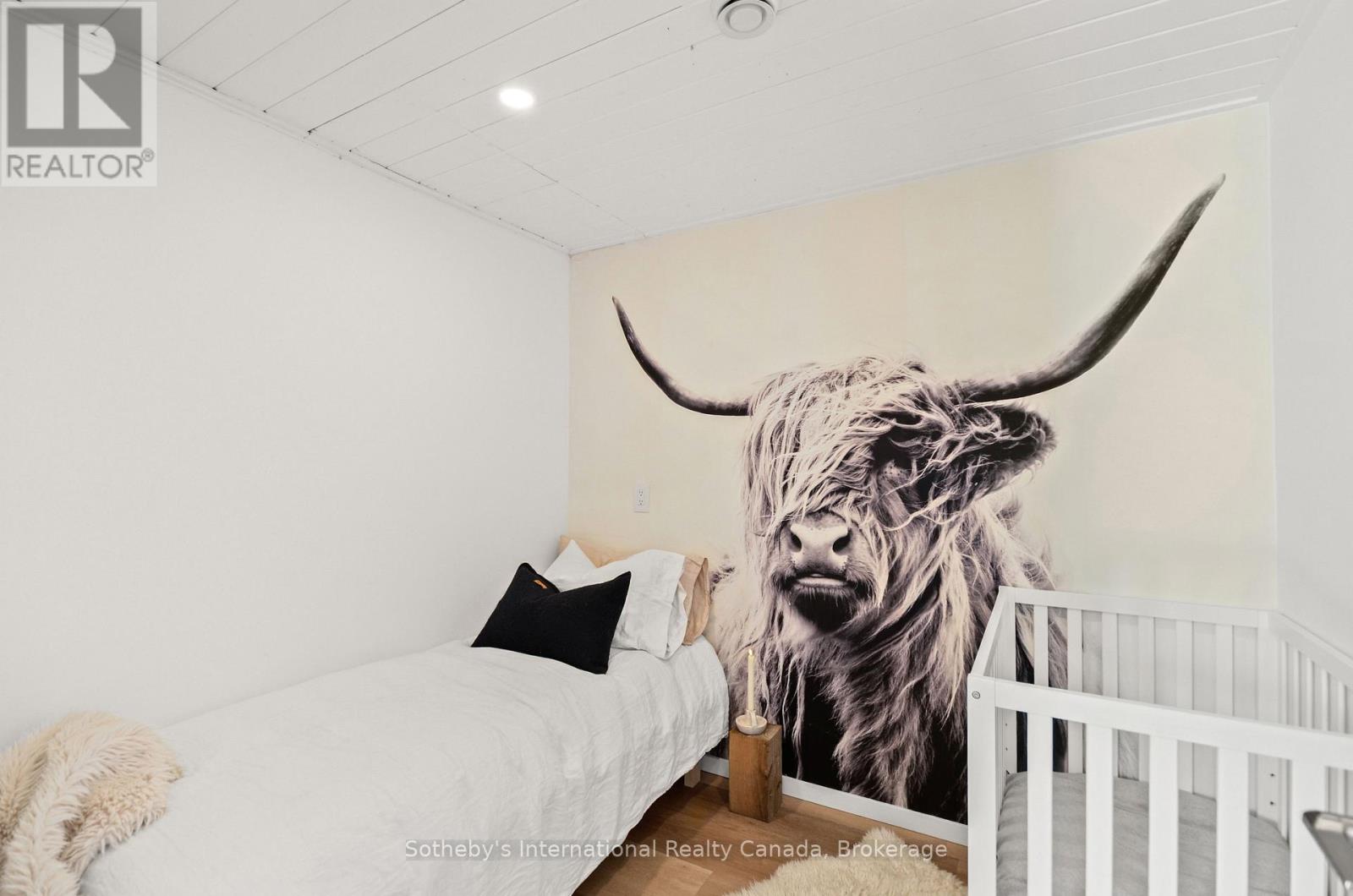 10 EUREKA STREET - 39