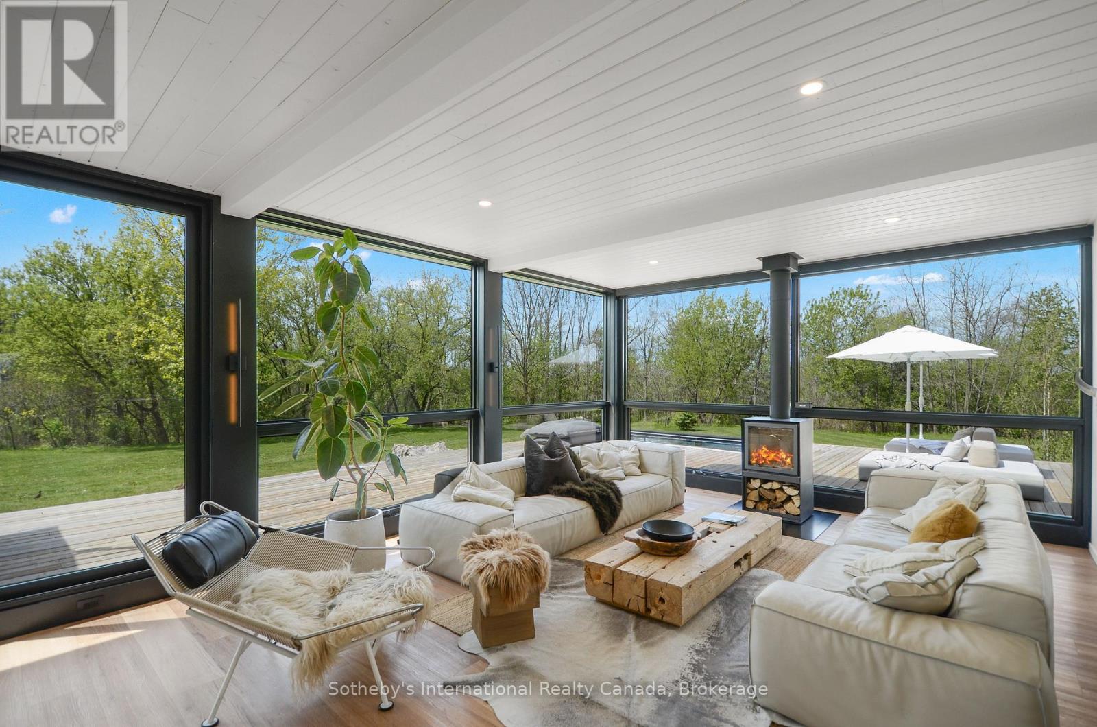 10 EUREKA STREET - Image 8