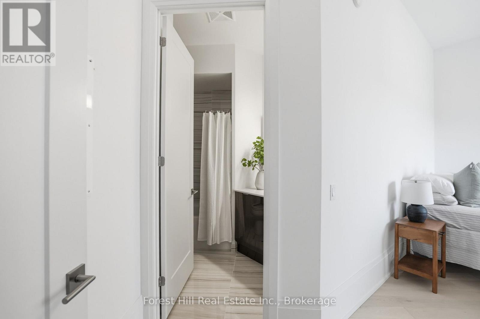 #PH 601 1 HUME STREET - 21