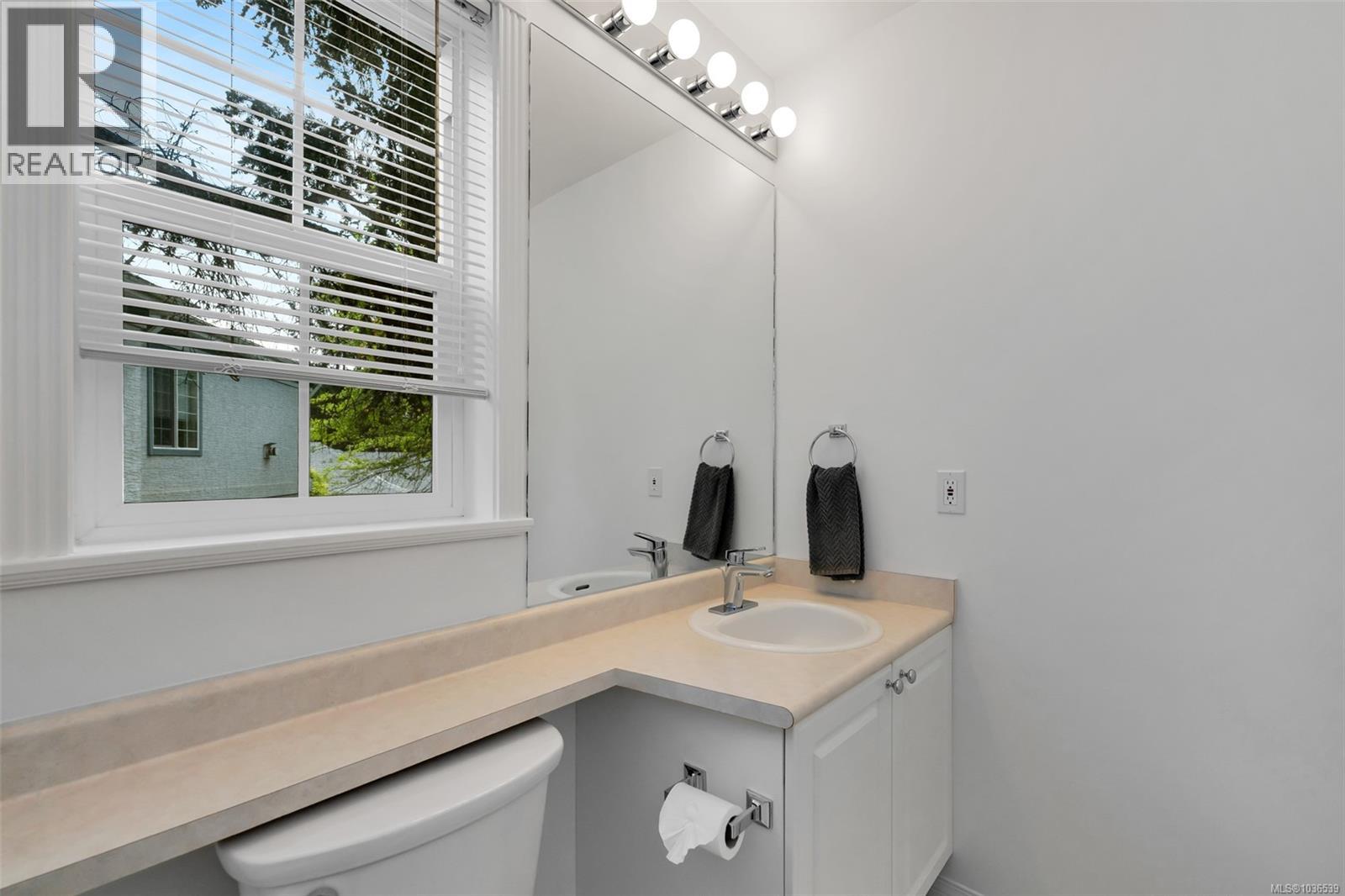 77 14 Erskine Lane, View Royal