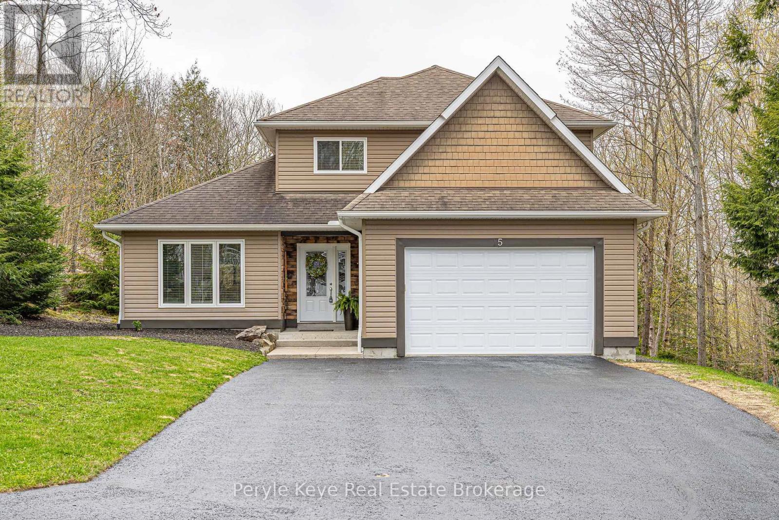 5 MACKENZIE DRIVE - 12