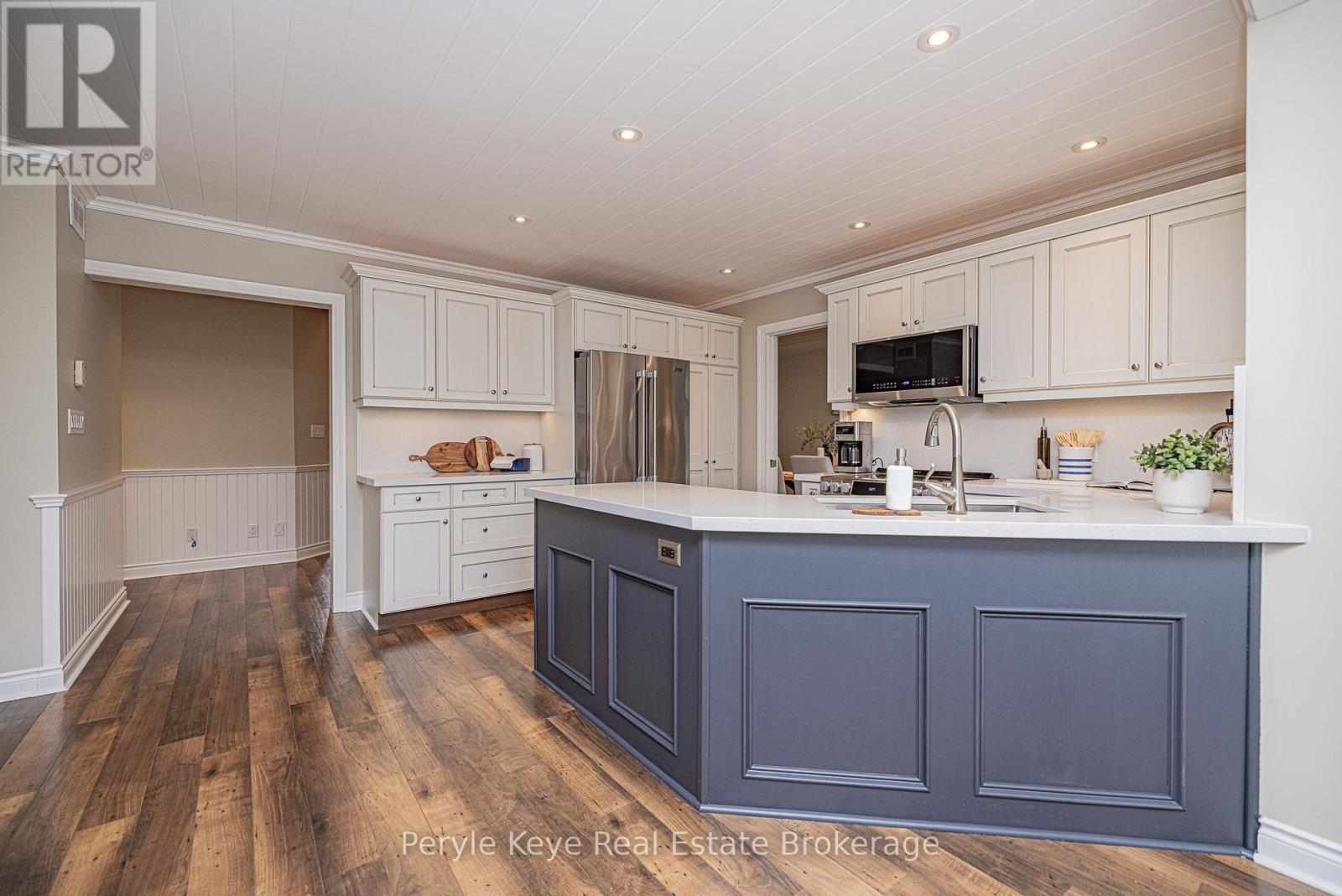 5 MACKENZIE DRIVE - 22
