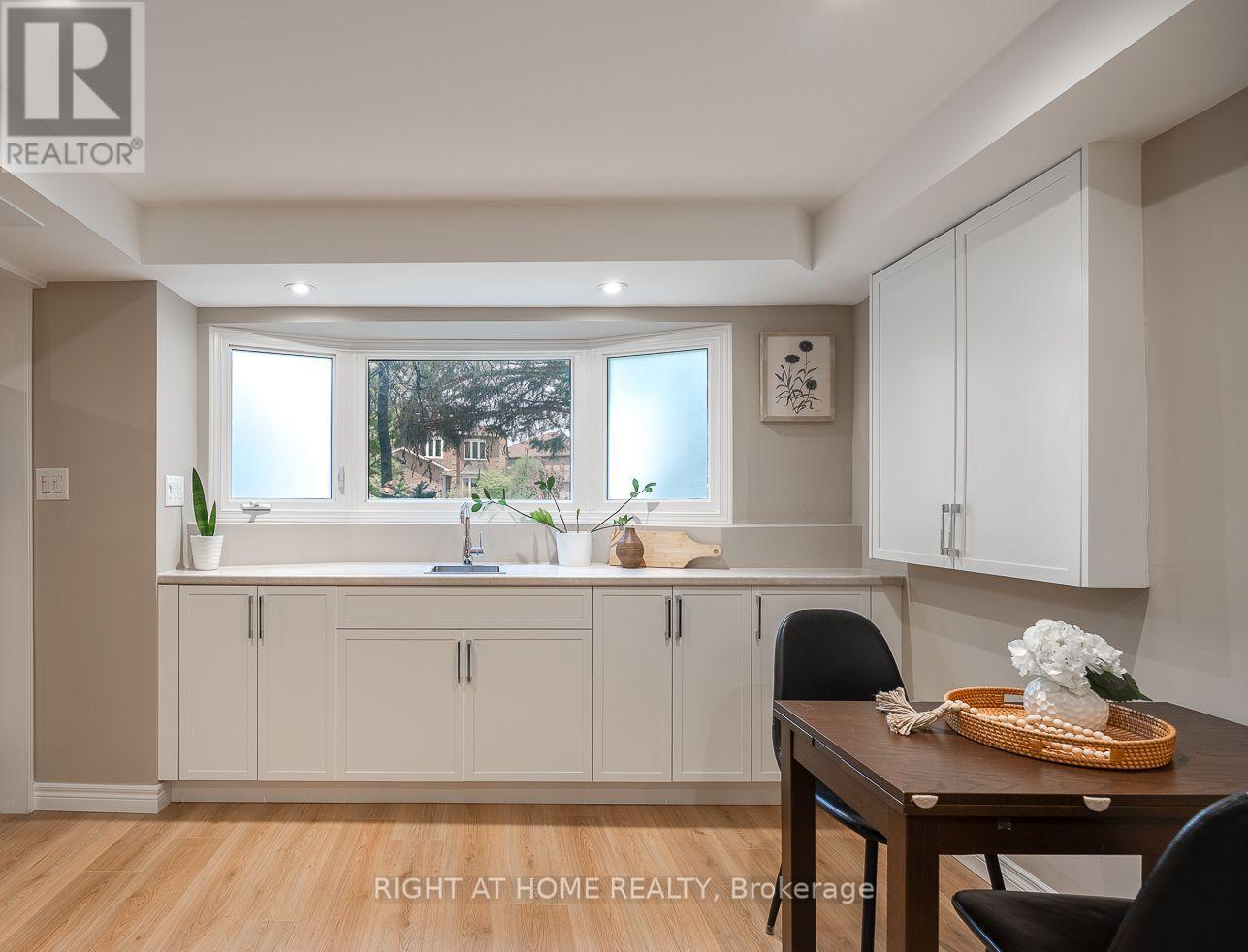 41 CHRISTIE DRIVE - 30