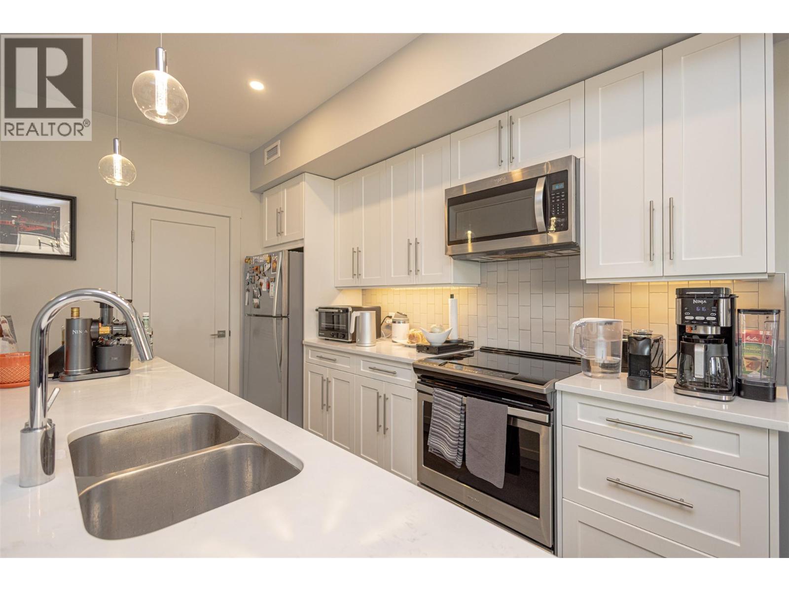 306 3630 Mission Springs Drive, Kelowna