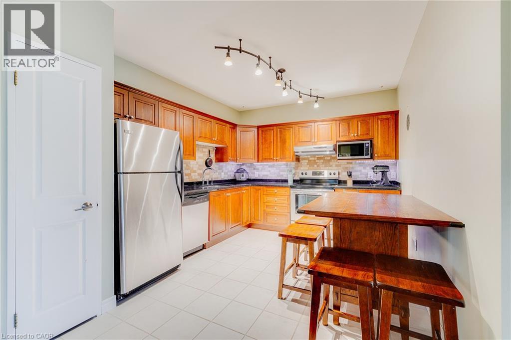 255 KEATS Way Unit# 403, Waterloo, Ontario, N2L6N6 — Photo 3