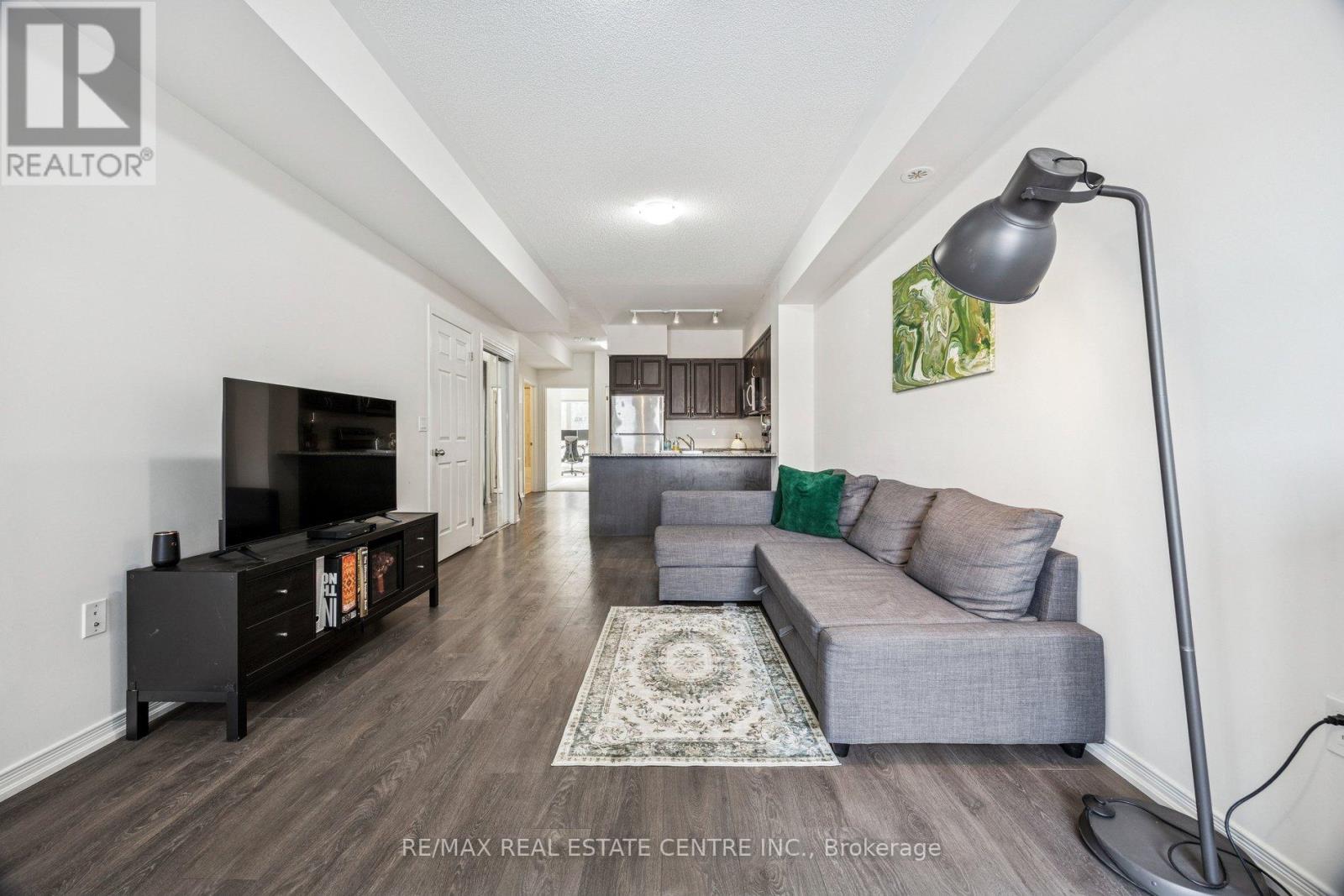 #210 8835 SHEPPARD AVENUE E - 6