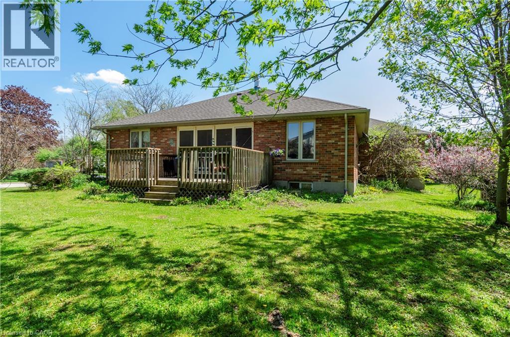 61 DEVILS CREEK Drive, Cambridge, Ontario, N1S4Y3 — Photo 9