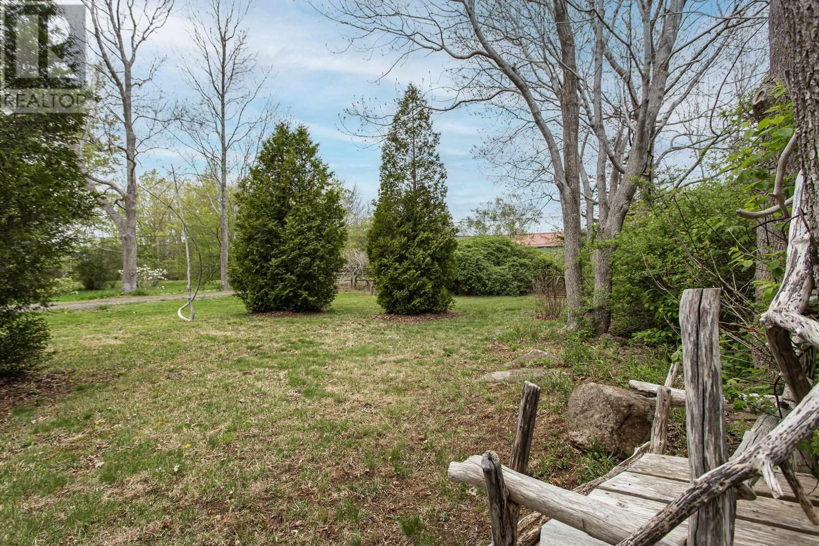 Property 23 of 46 of 2888 Granville Road
