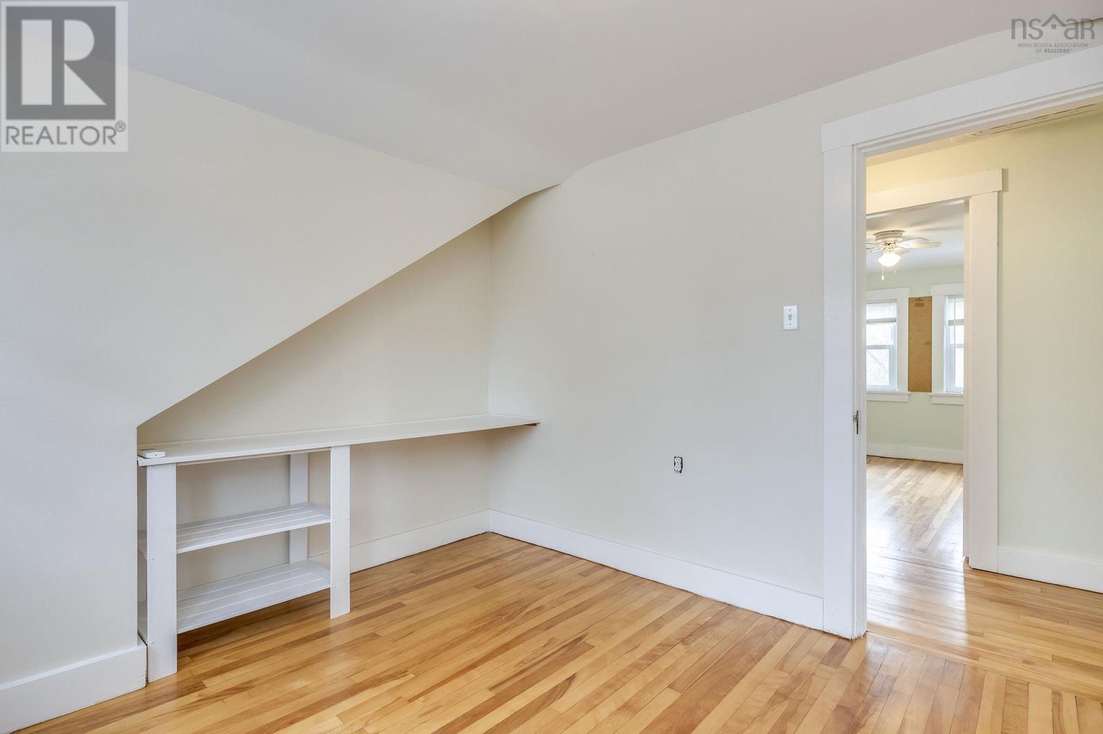 2576 1 Highway - 37