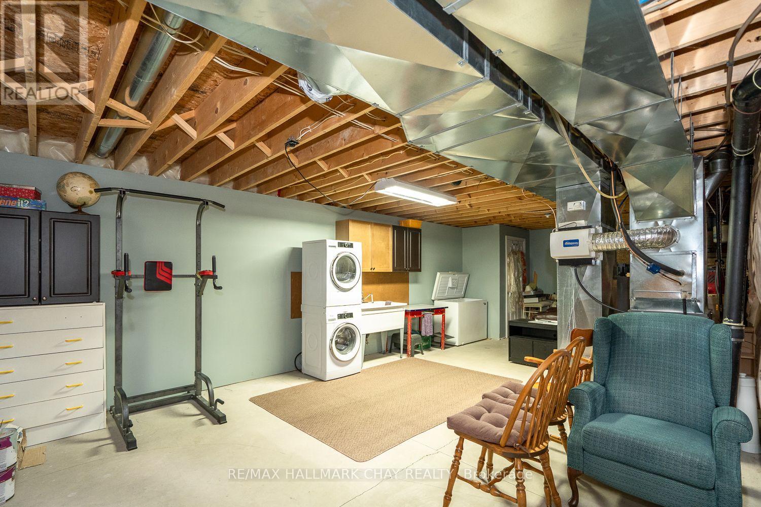 57 IRWIN CRESCENT - 28
