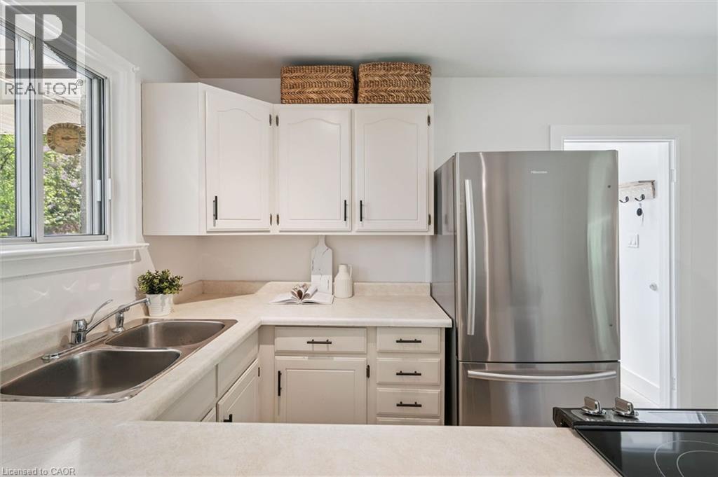 98 CHELSEA Road, Kitchener, Ontario, N2B1H9 — Photo 6