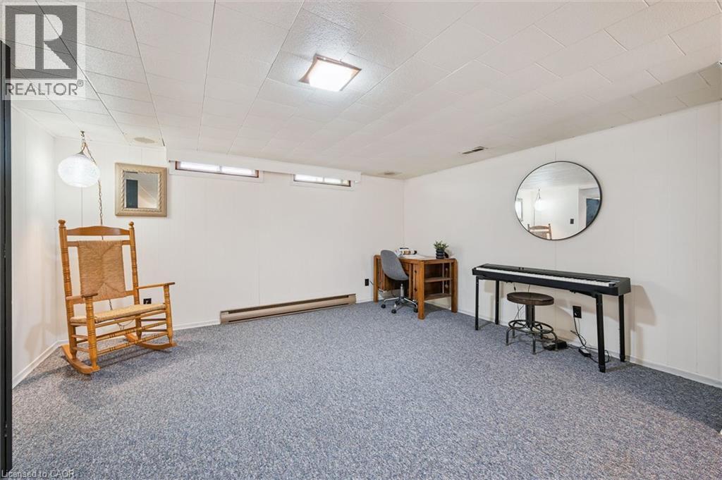 98 CHELSEA Road, Kitchener, Ontario, N2B1H9 — Photo 5
