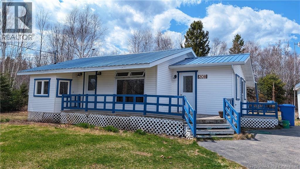 208 Bd des Acadiens - 1