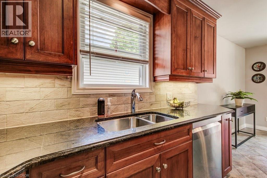 351 AUBURN Drive, Waterloo, Ontario, N2K3K8 — Photo 46