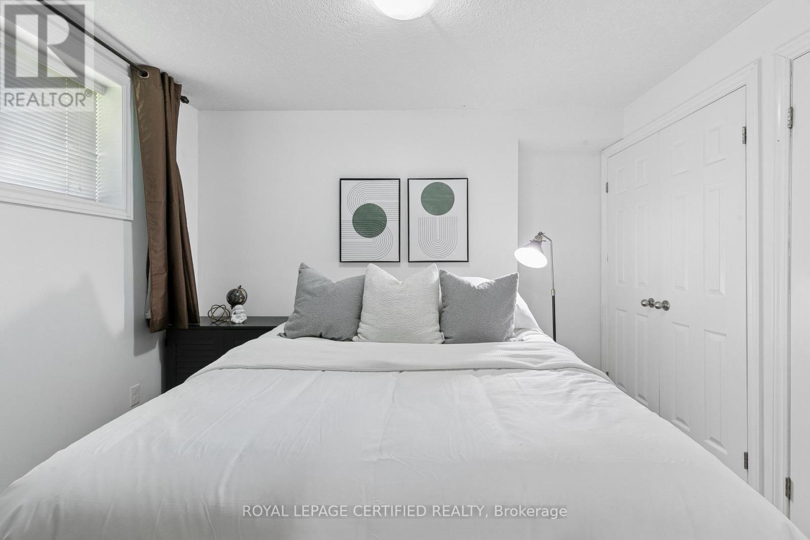 #60 35 MOUNTFORD DRIVE - 16