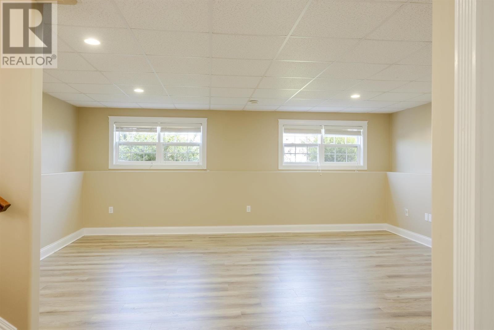 15 Raspberry Avenue - 15