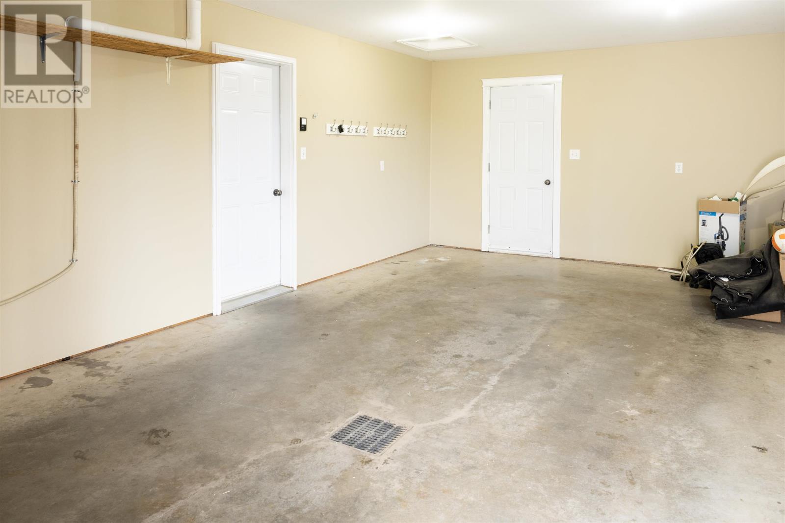 15 Raspberry Avenue - 36