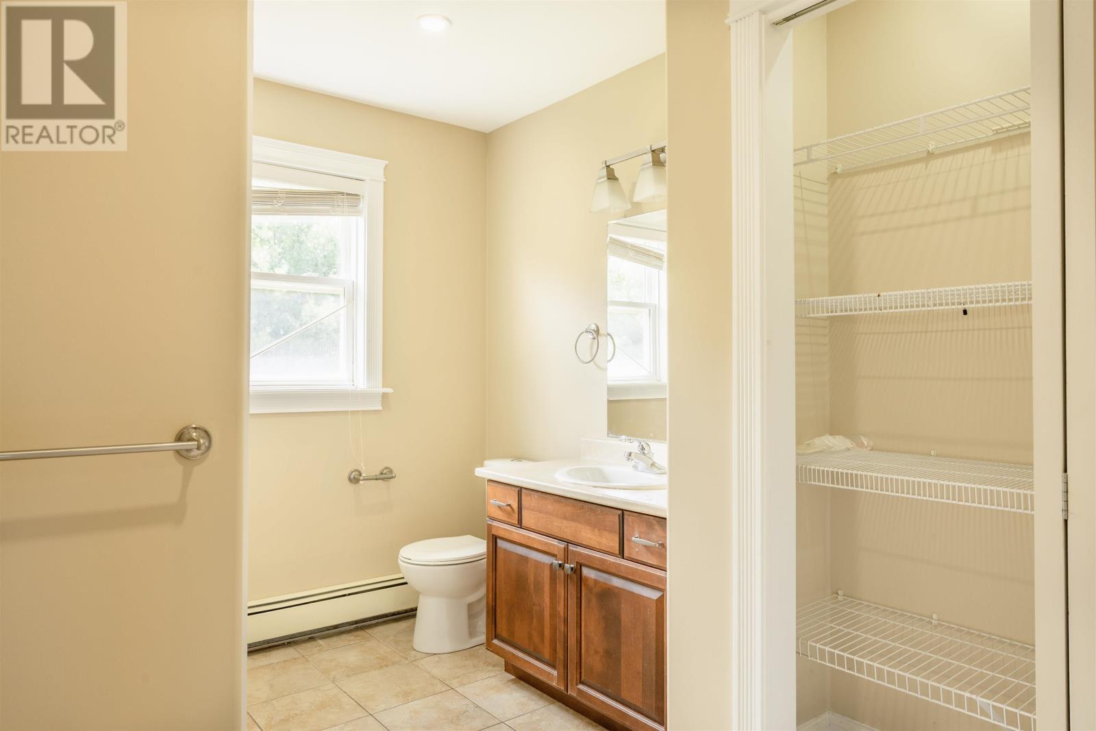 15 Raspberry Avenue - 33