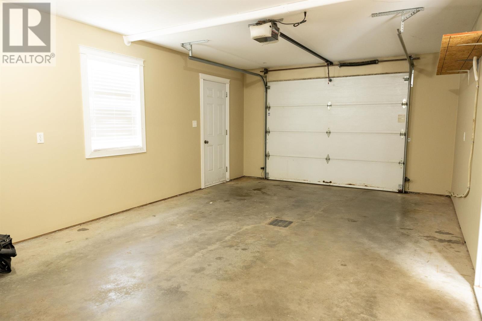 15 Raspberry Avenue - 35