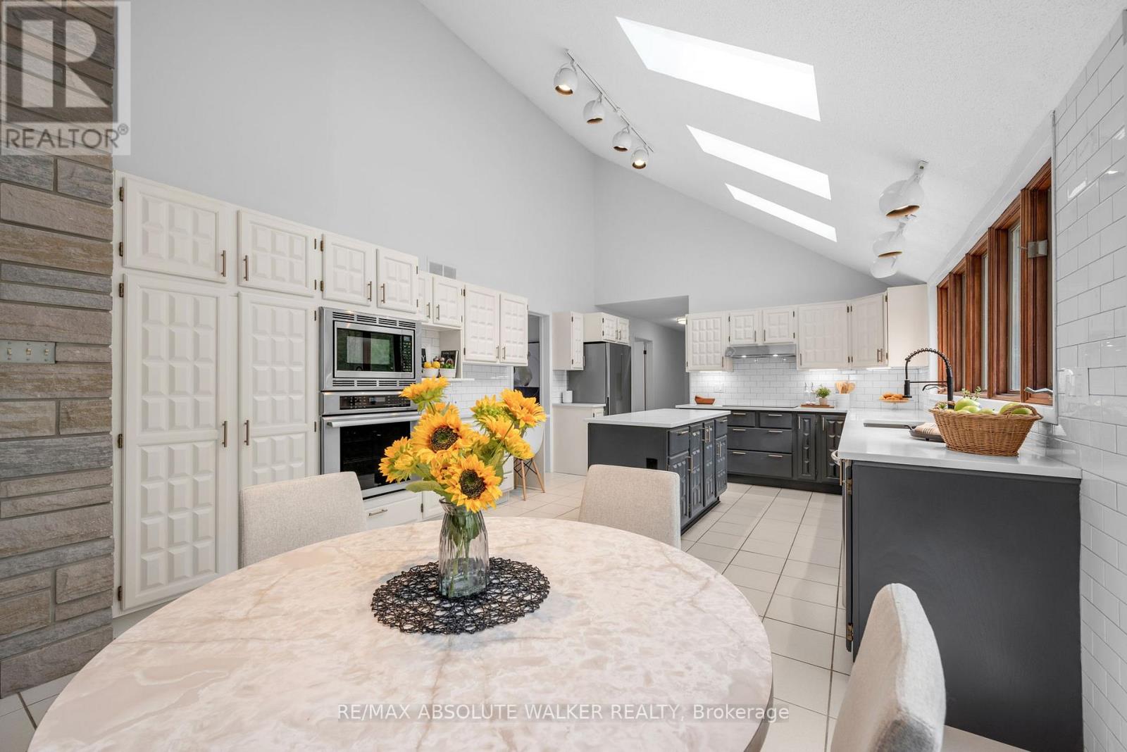 108 MARGARET ANNE DRIVE - 14
