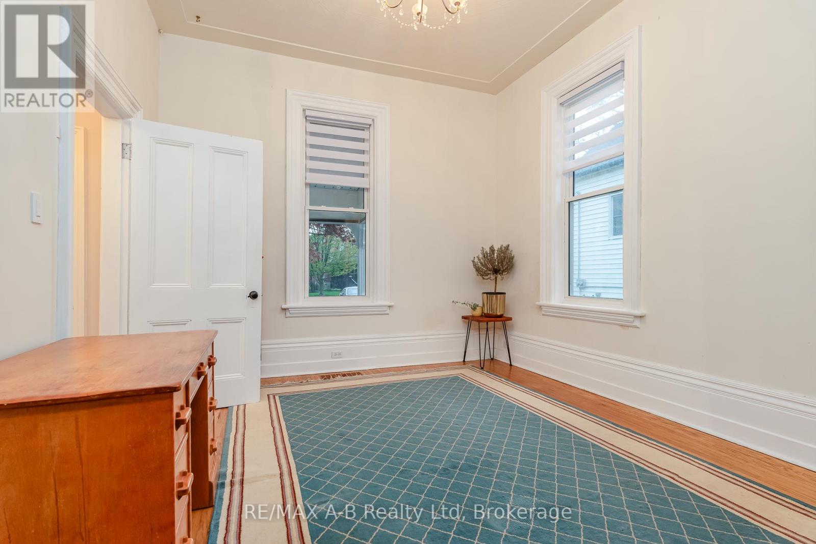 27 HOME STREET - 12