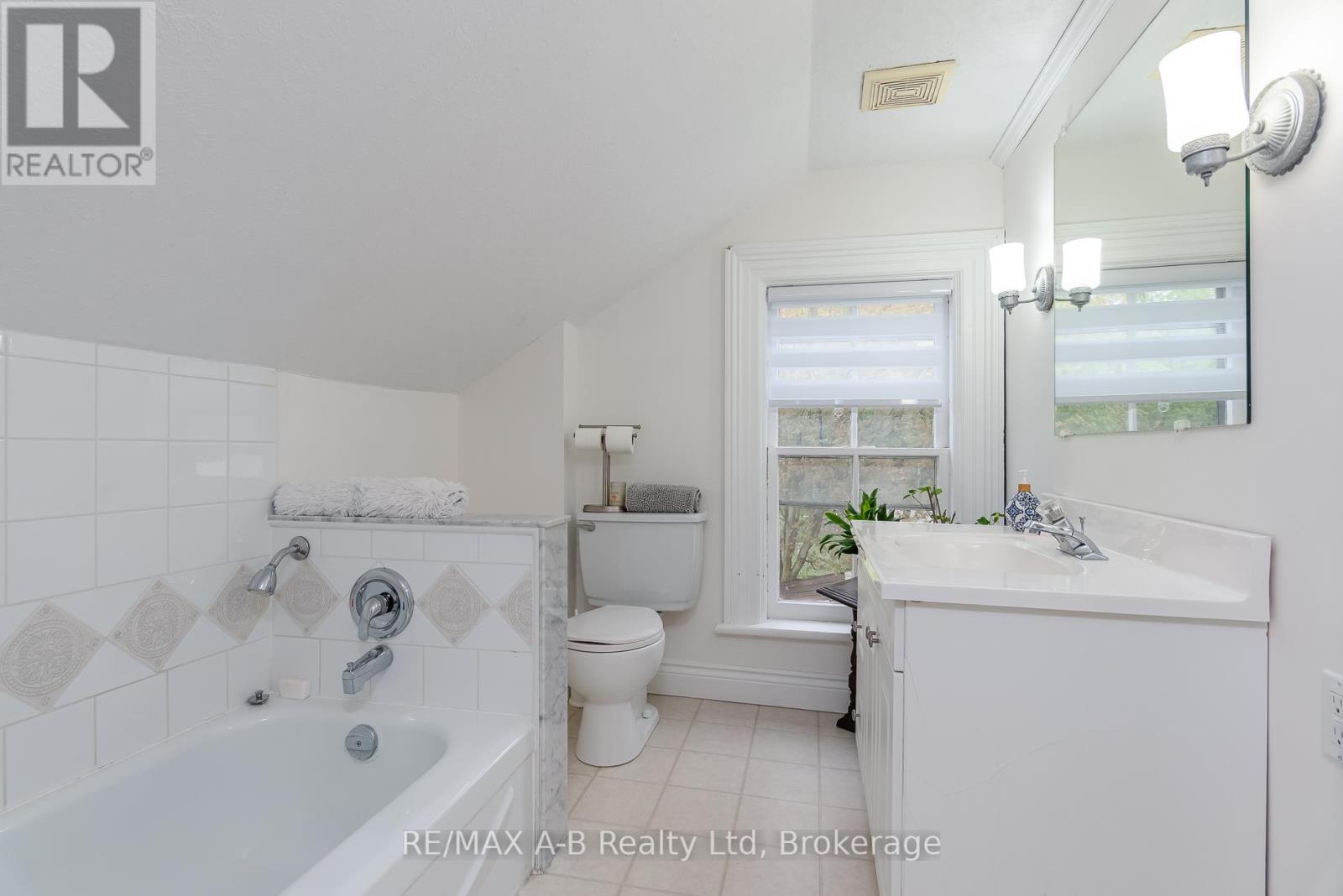 27 HOME STREET - 35
