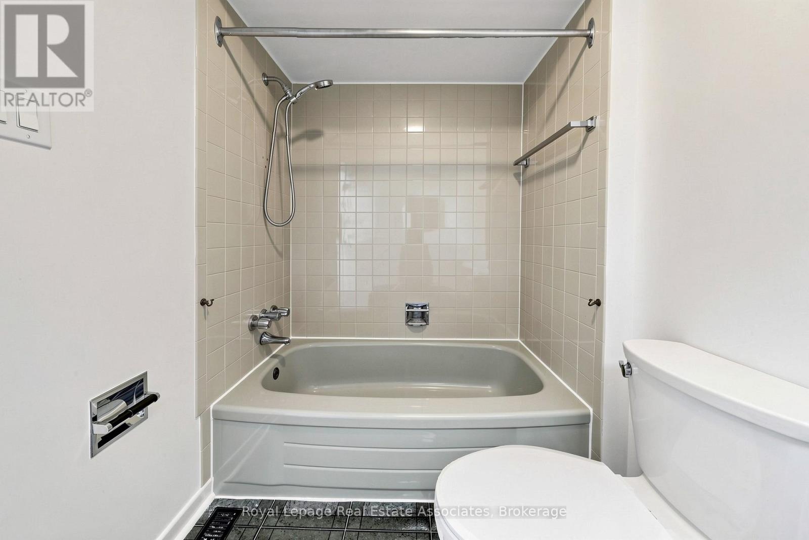 #40 600 SILVER CREEK BOULEVARD - 32