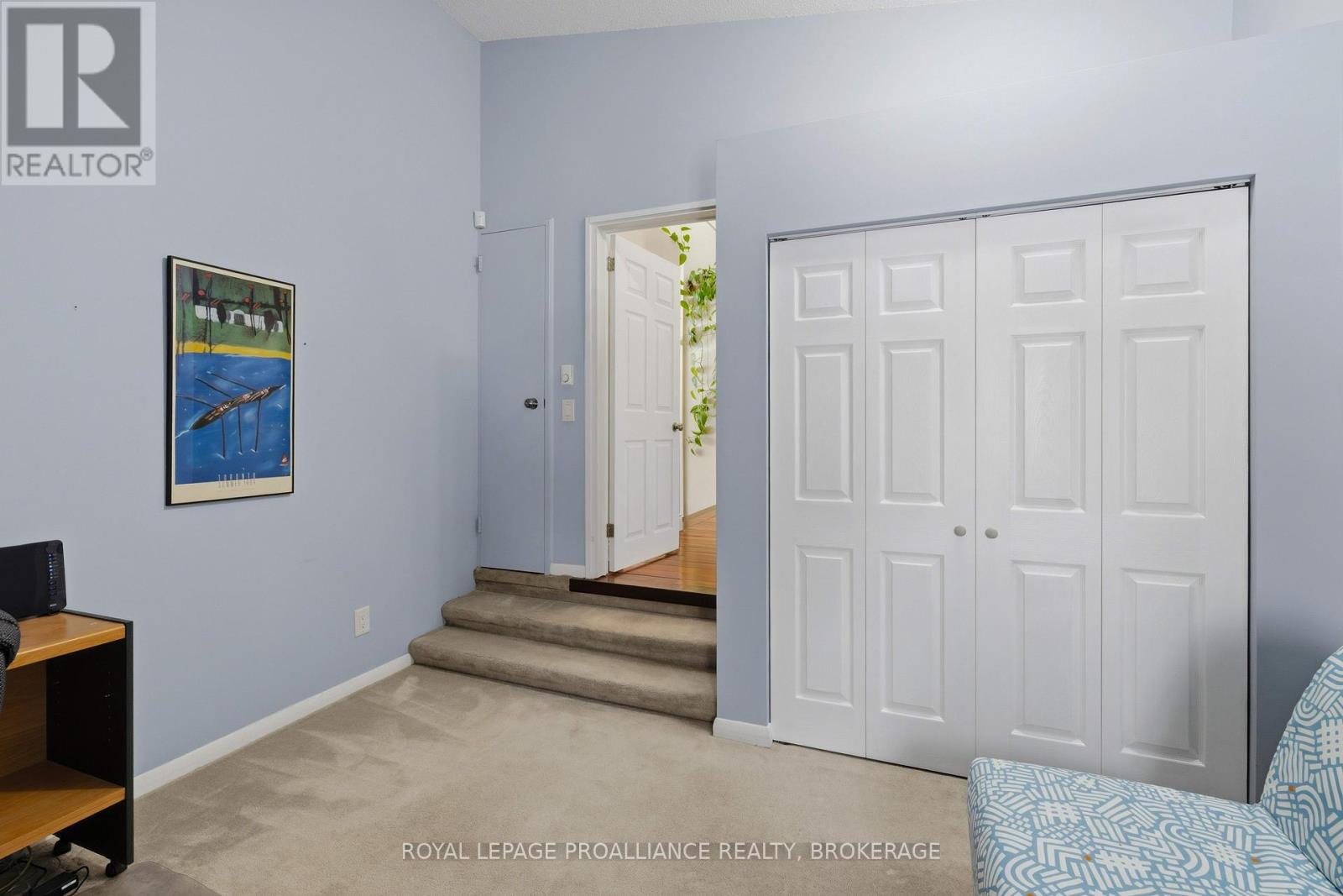 27 RIVERSIDE DRIVE - 24