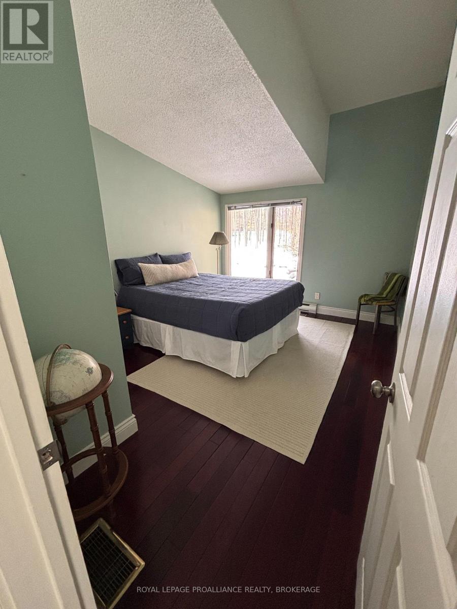 27 RIVERSIDE DRIVE - 21