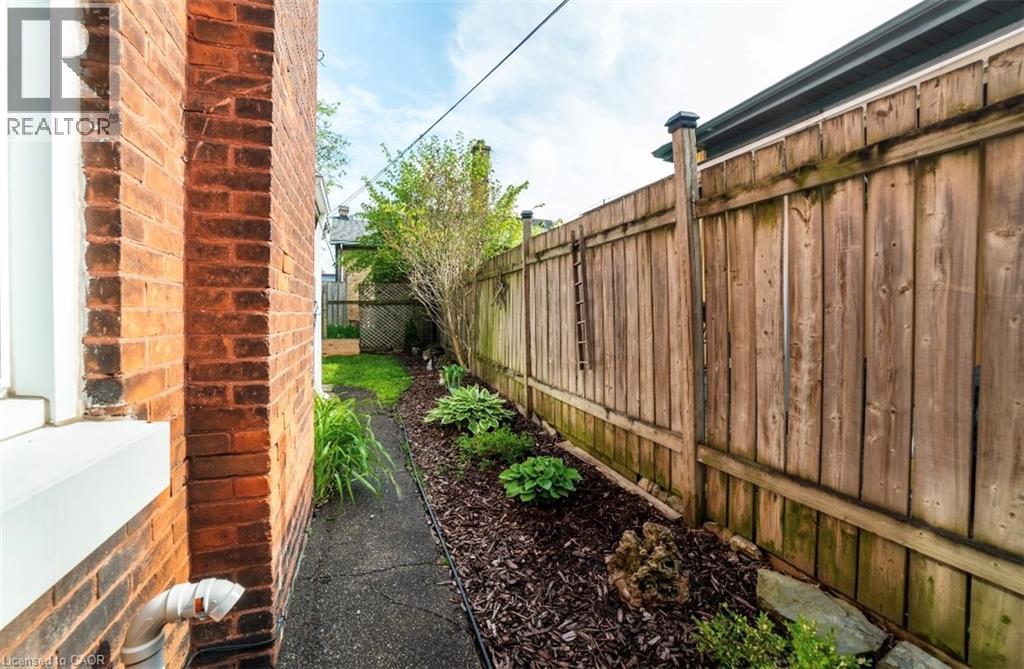 231 DALHOUSIE Street - 23