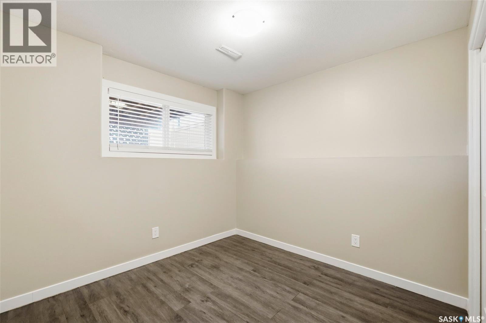 451 Henick CRESCENT - 21