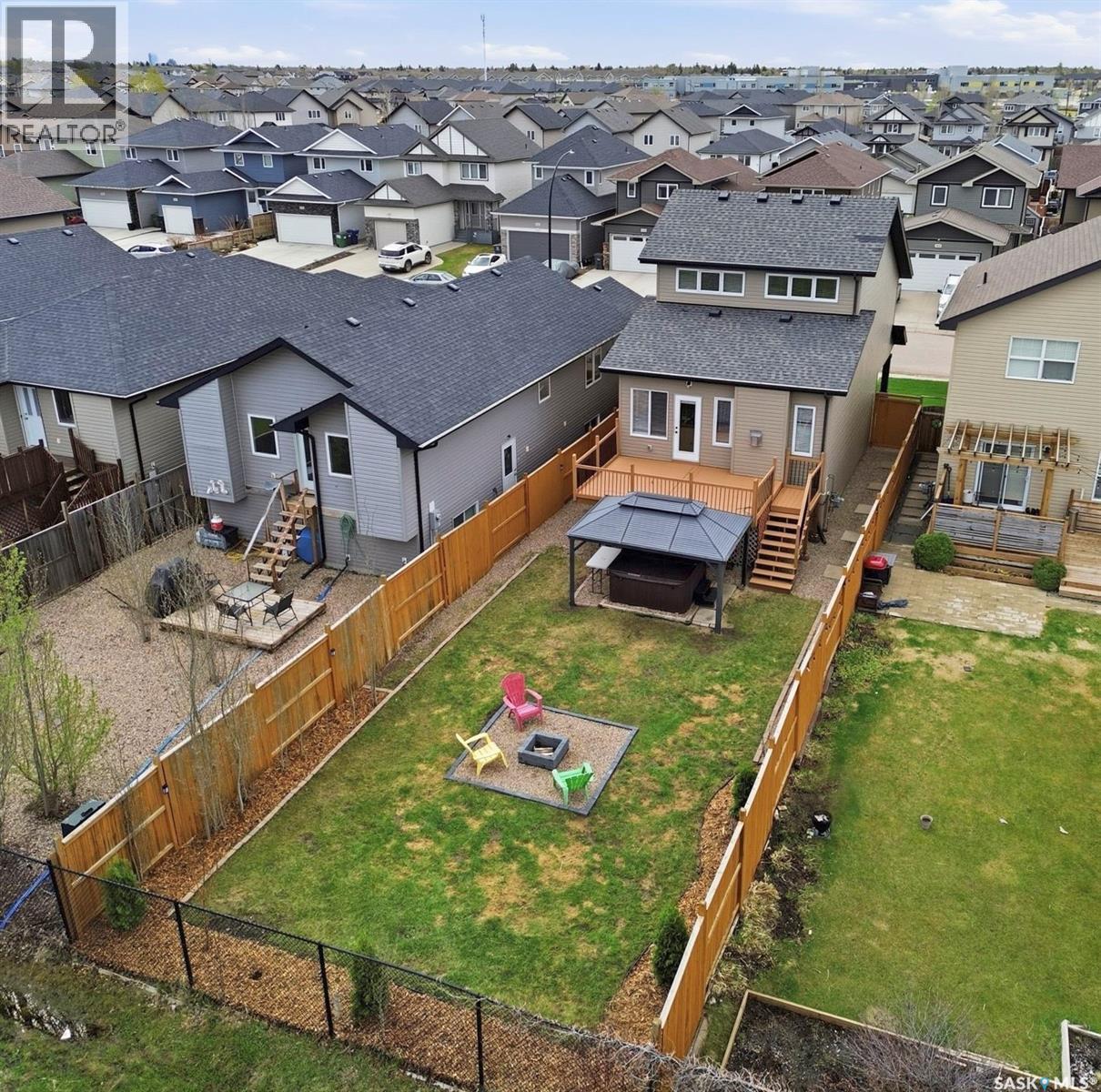 451 Henick CRESCENT - 34