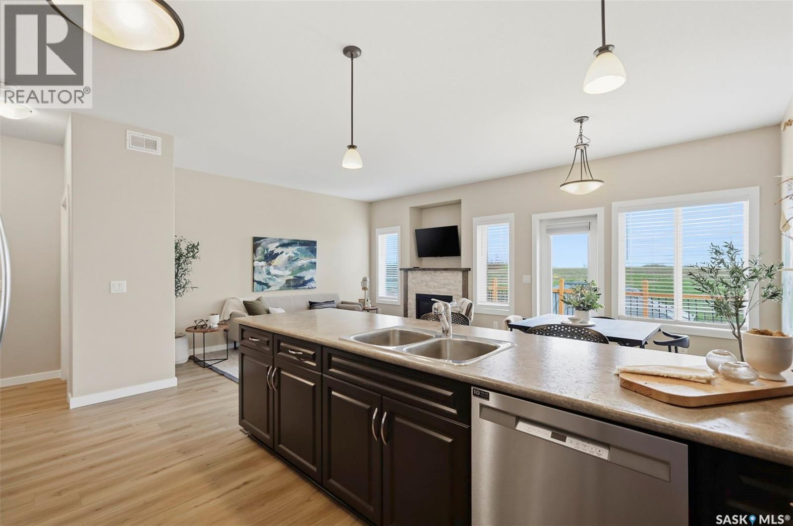 451 Henick CRESCENT - 4