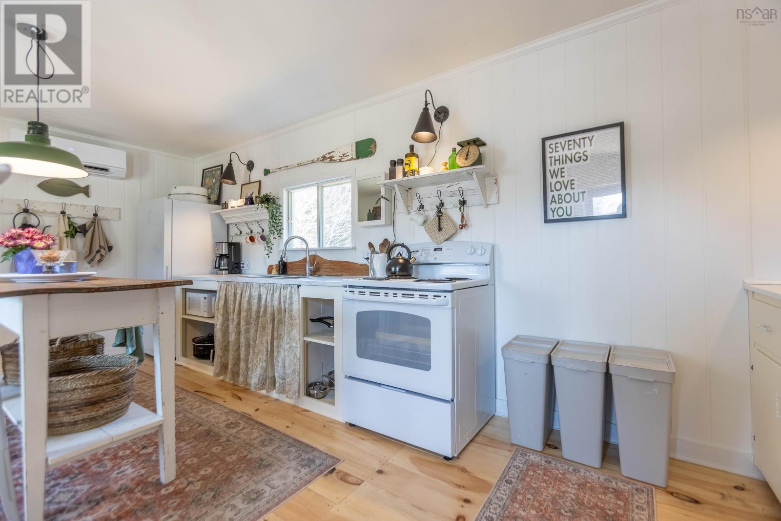 8237 Highway 209 - 8