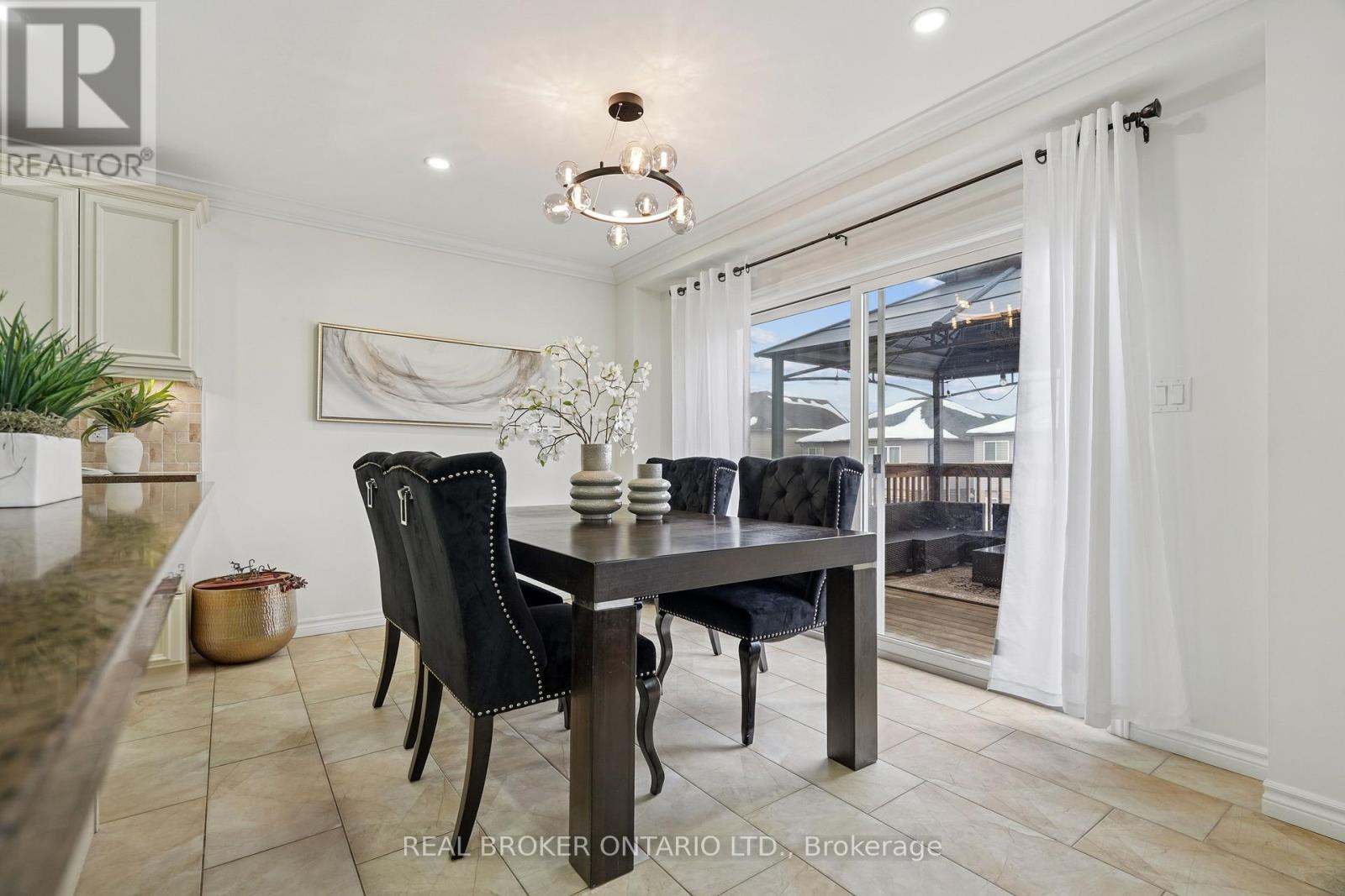 132 COKER CRESCENT - 10