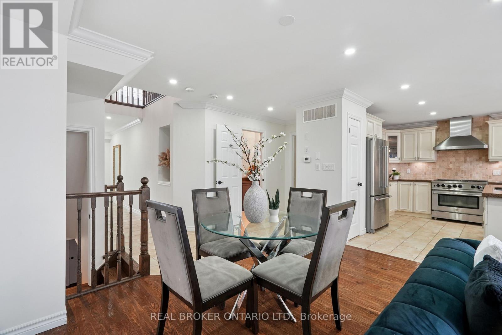 132 COKER CRESCENT - 13