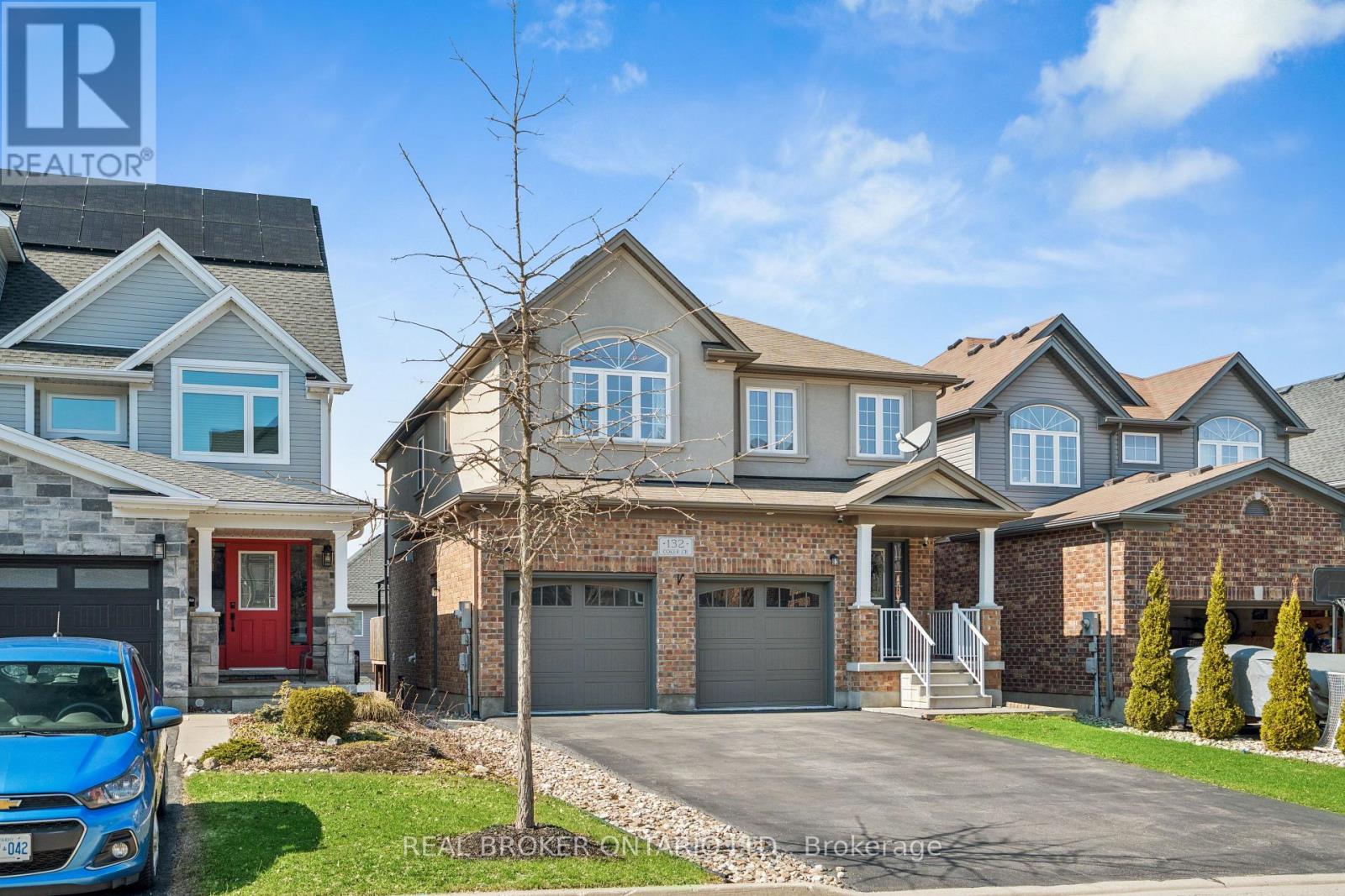 132 COKER CRESCENT - 2