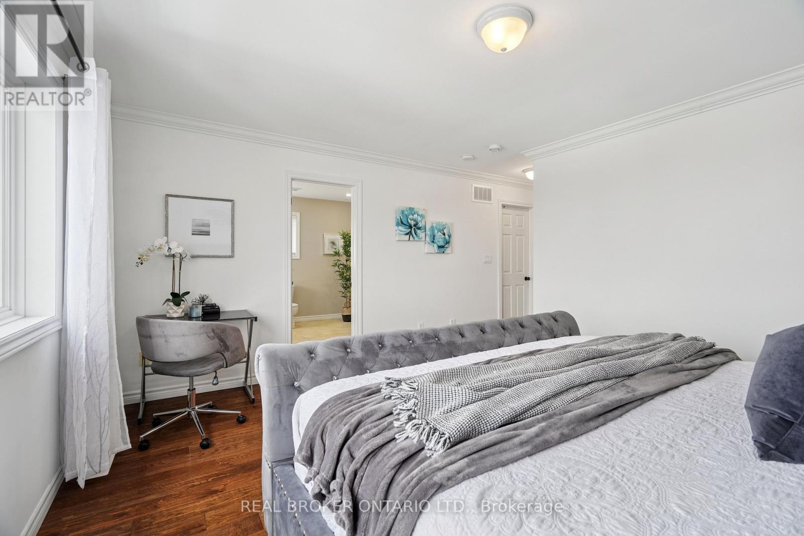 132 COKER CRESCENT - 20