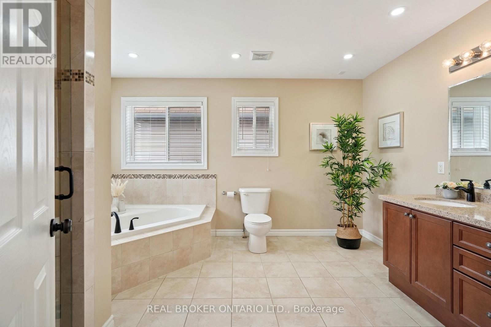 132 COKER CRESCENT - 21