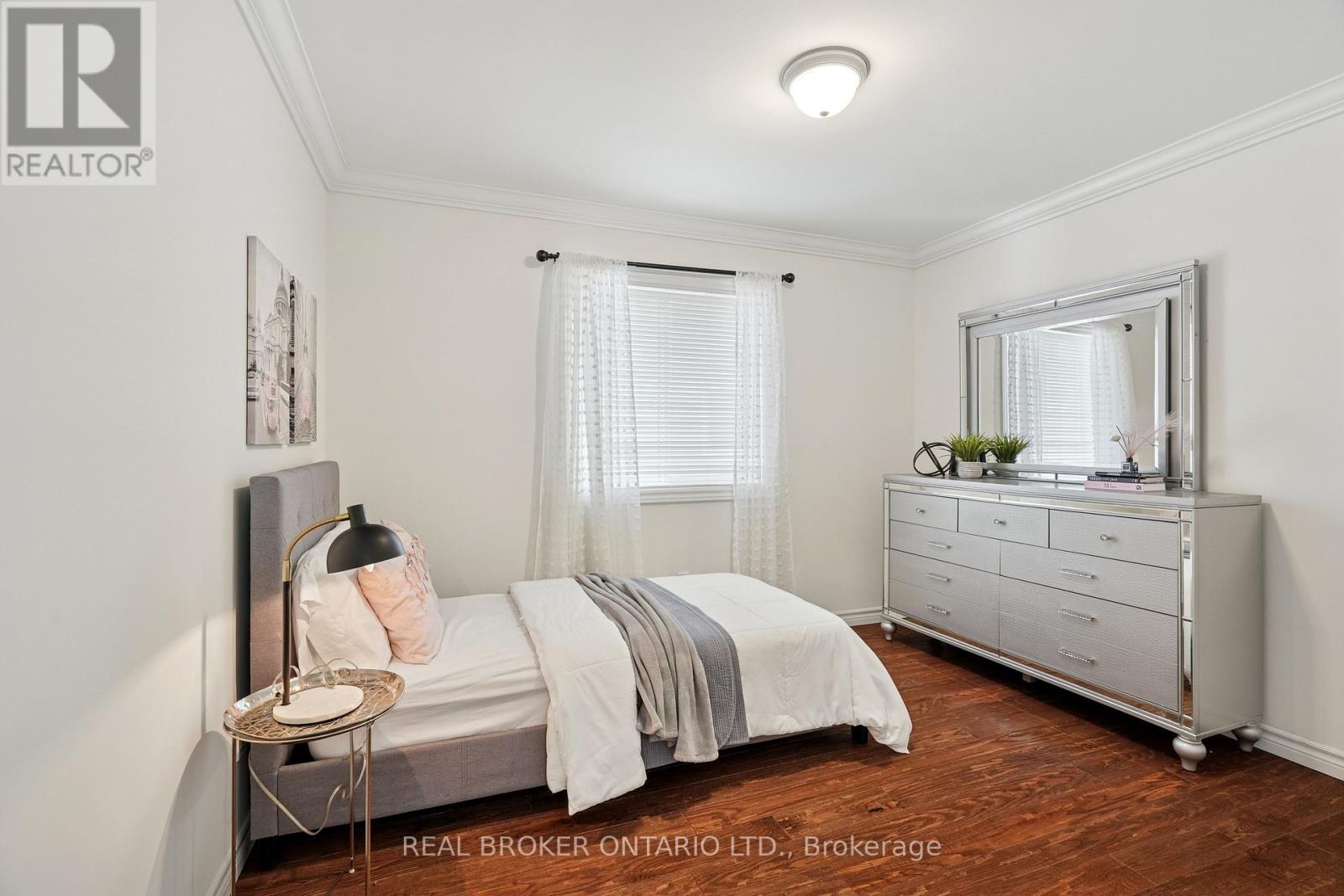 132 COKER CRESCENT - 24