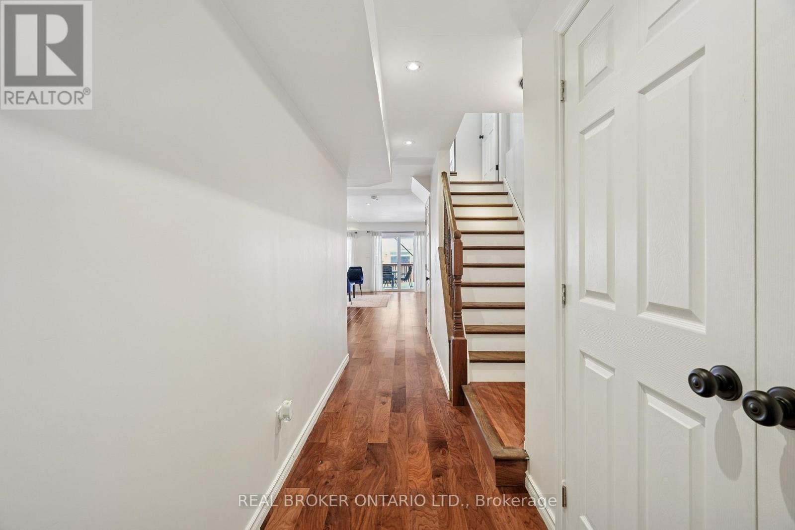 132 COKER CRESCENT - 27