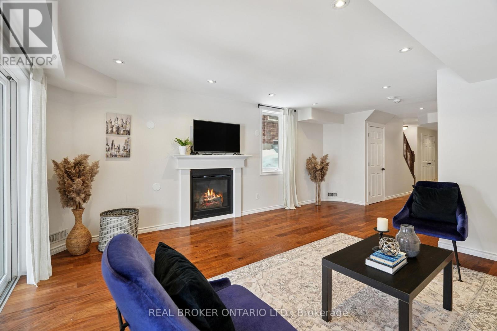 132 COKER CRESCENT - 29