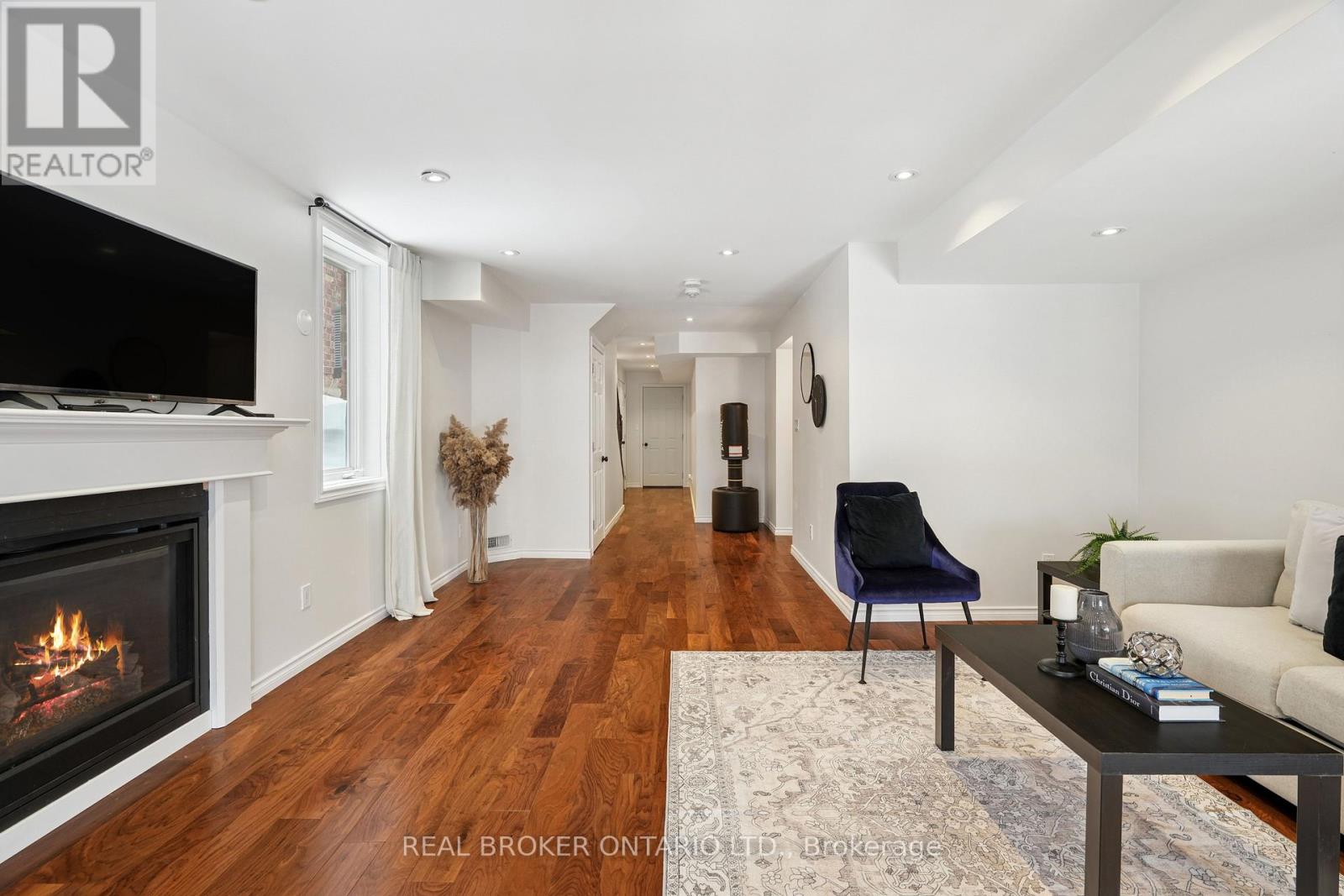 132 COKER CRESCENT - 30