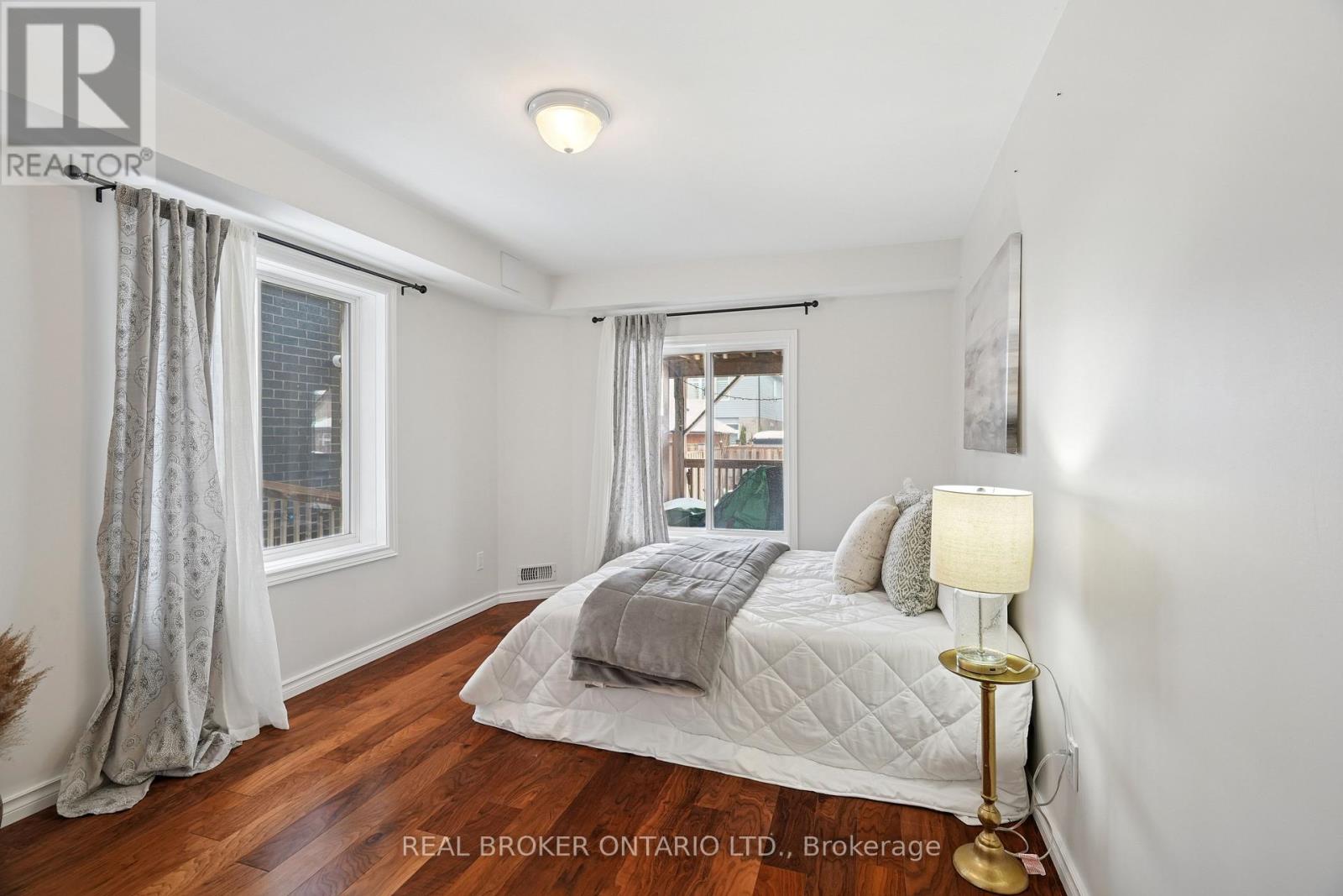 132 COKER CRESCENT - 32
